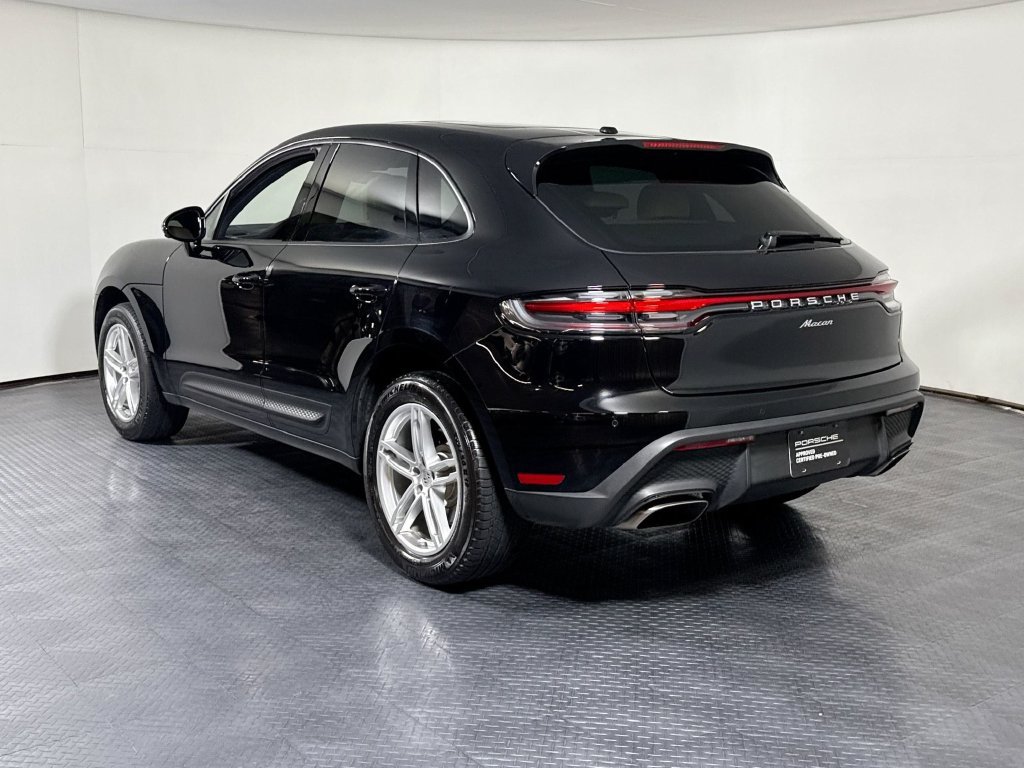 Certified 2026 Porsche Macan AWD/4WD image 3
