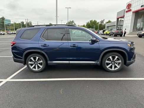 Used 2024 Honda Pilot Touring image 4