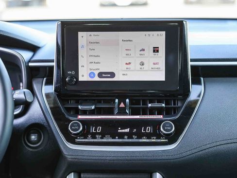 Certified 2024 Toyota Corolla Cross XLE w/ Convenience Package FWD image 3