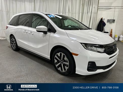 Used 2025 Honda Odyssey EX-L image 2
