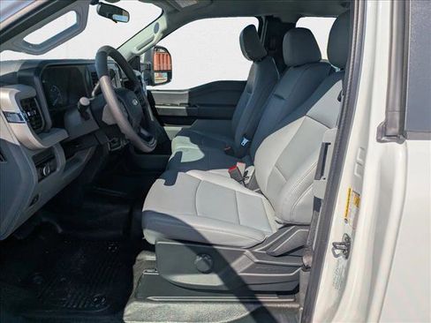 New 2026 Ford F250 XL w/ XL Chrome Package image 13