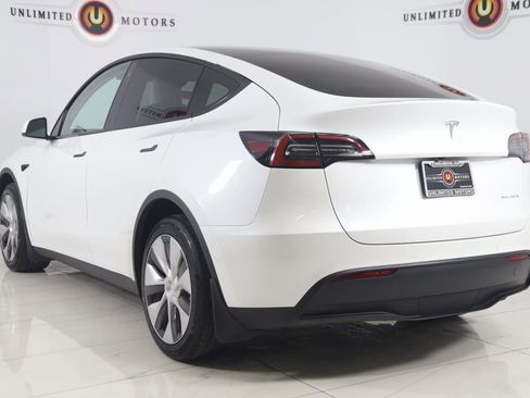 Used 2022 Tesla Model Y Long Range image 4