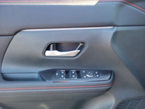 New 2026 Nissan Kicks SR w/ Cold Weather Package image 17