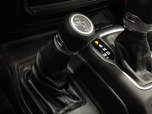 Used 2022 Jeep Gladiator Sport AWD/4WD image 21