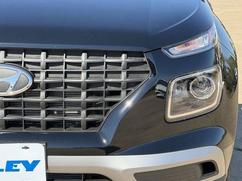 New 2026 Hyundai Venue SE image 8