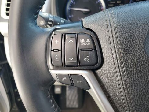 Used 2019 Toyota Highlander XLE image 20