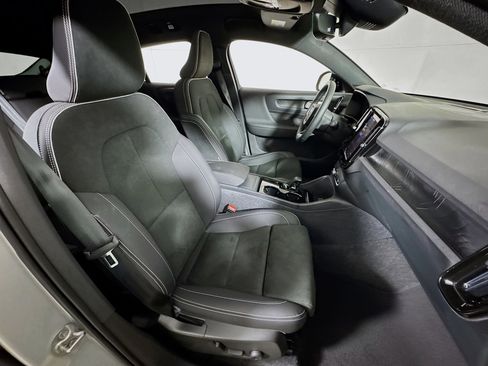 Used 2023 Volvo C40 P8 Recharge Plus w/ Climate Package image 26