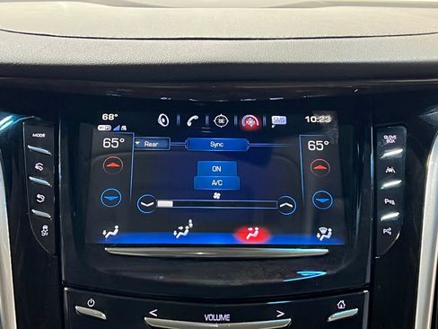 Used 2018 Cadillac Escalade Premium Luxury AWD/4WD image 30