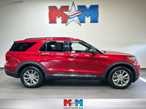 Used 2020 Ford Explorer XLT w/ Equipment Group 202A AWD/4WD image 1