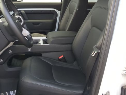 Used 2025 Land Rover Defender 110 S image 16