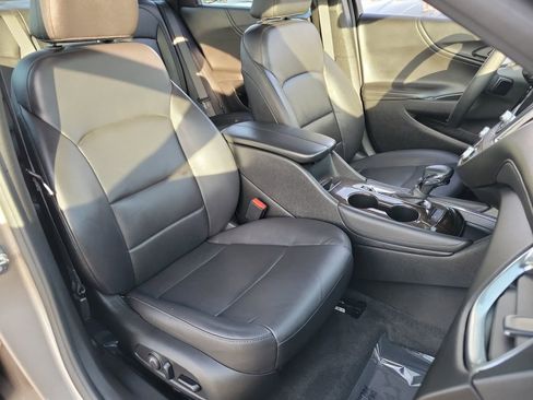 Used 2024 Chevrolet Malibu LT image 19