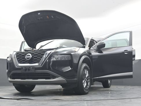 Used 2023 Nissan Rogue S FWD image 39