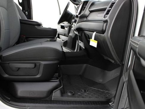 Used 2024 RAM 2500 Big Horn w/ Protection Group AWD/4WD image 19