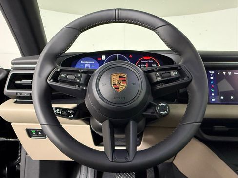 New 2025 Porsche Macan Electric image 38