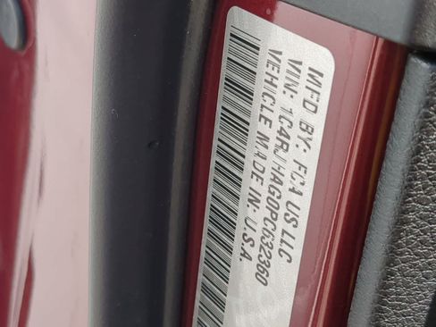 Used 2023 Jeep Grand Cherokee Altitude AWD/4WD image 33