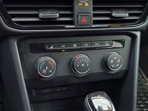 Used 2022 Volkswagen Taos SE image 20