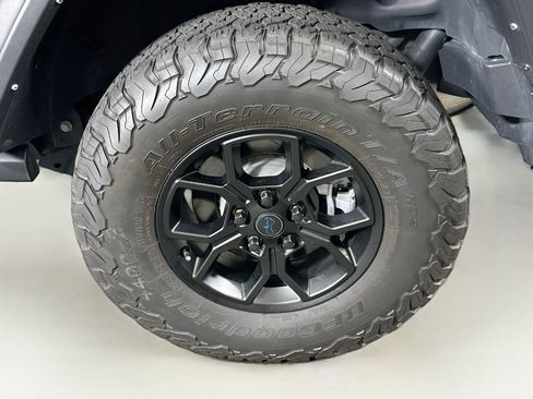 Used 2024 Jeep Wrangler Unlimited AWD/4WD image 11