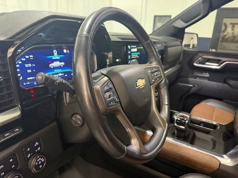 Used 2023 Chevrolet Silverado 1500 High Country w/ High Country Premium Package AWD/4WD image 18