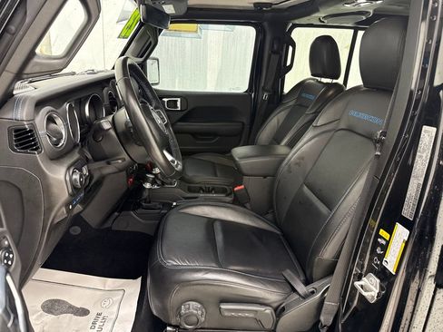 Used 2023 Jeep Wrangler Unlimited Rubicon 4xe w/ Steel Bumper Group image 17