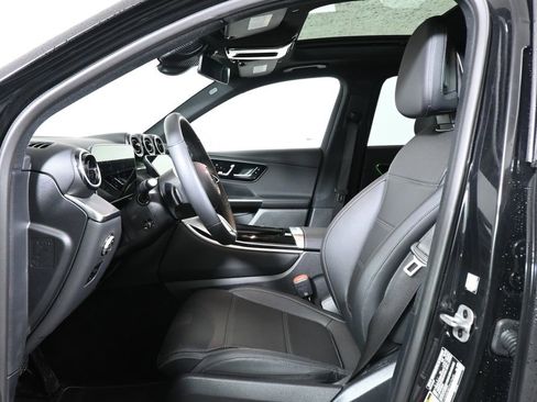 Used 2026 Mercedes-Benz GLC 300 4MATIC image 3