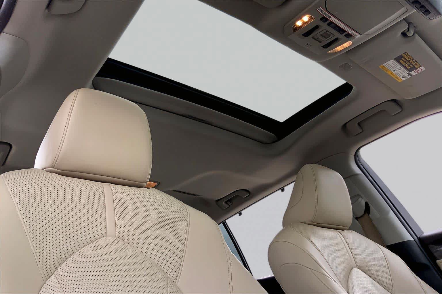 Used 2020 Toyota Highlander Limited FWD image 14