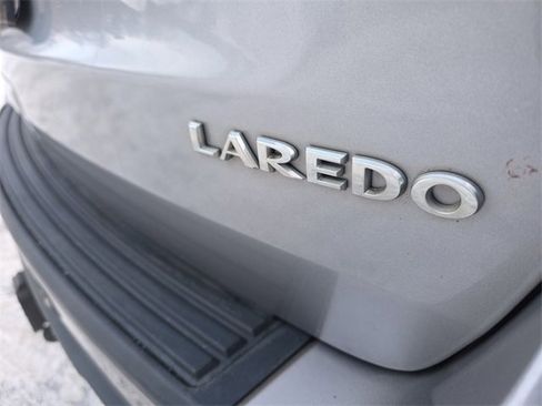 Used 2018 Jeep Grand Cherokee Laredo image 27