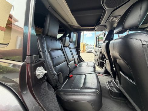 Used 2021 Jeep Wrangler Unlimited Sahara AWD/4WD image 19