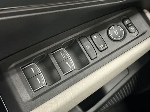 Certified 2025 Honda Accord LX image 19