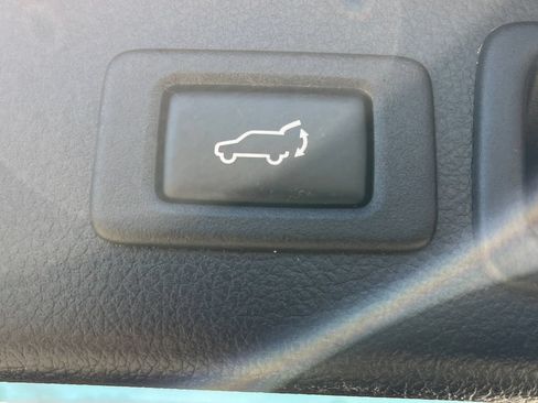Used 2017 Subaru Forester 2.5i Touring AWD/4WD image 25