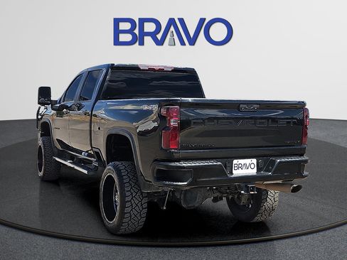 Used 2021 Chevrolet Silverado 2500 Custom w/ Custom Convenience Package AWD/4WD image 4