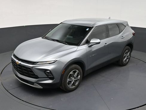 Used 2024 Chevrolet Blazer LT FWD image 11