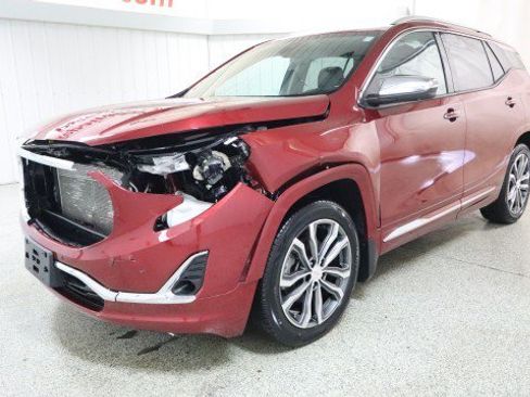 Used 2020 GMC Terrain Denali w/ GMC Pro Grade Package AWD/4WD image 2