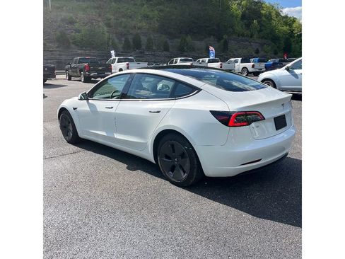 Used 2022 Tesla Model 3 Long Range AWD/4WD image 4