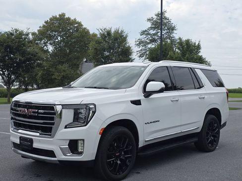 Used 2023 GMC Yukon SLT w/ SLT Premium Package AWD/4WD image 3