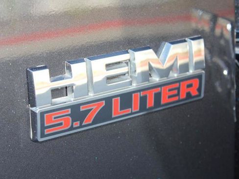 Used 2018 RAM 1500 Big Horn RWD image 23