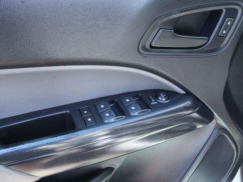 Used 2018 Chevrolet Colorado W/T w/ WT Convenience Package RWD image 37