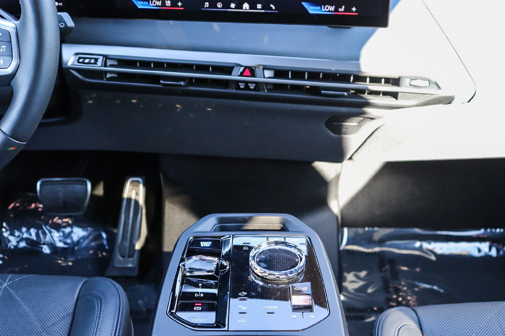 Used 2026 BMW iX M70 AWD/4WD image 13