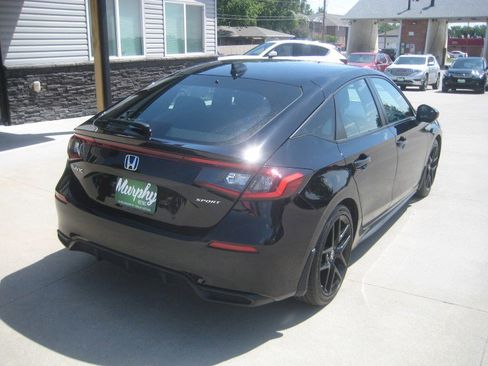 Used 2023 Honda Civic Sport image 7