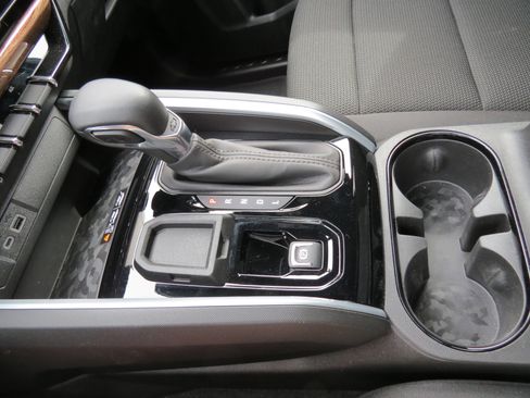 Used 2024 Chevrolet Colorado LT w/ LT Convenience Package II image 22