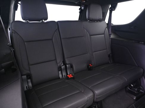 Used 2024 Chevrolet Tahoe Z71 w/ Luxury Package AWD/4WD image 21