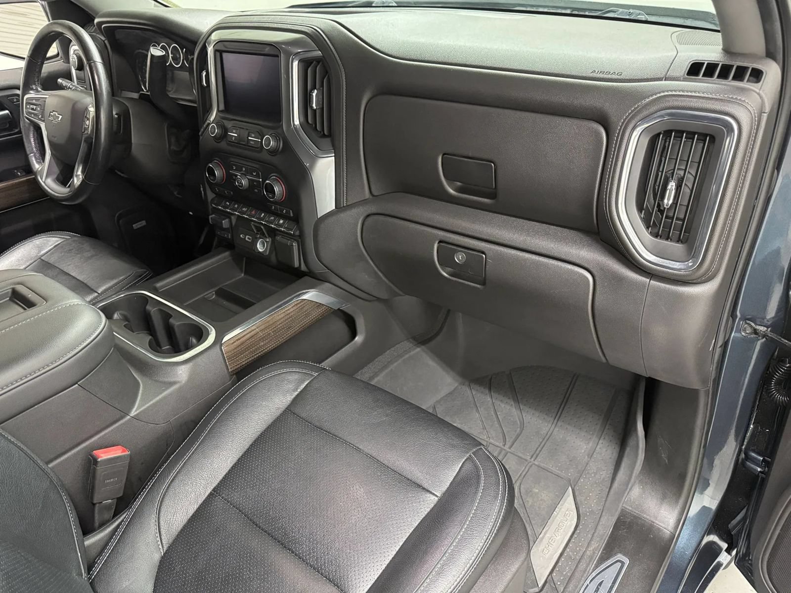 Used 2020 Chevrolet Silverado 1500 RST w/ Texas Edition RWD image 9