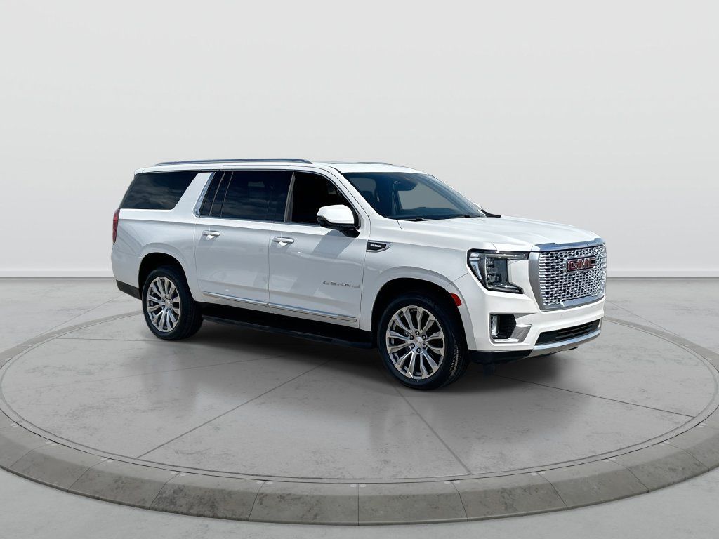 Used 2023 GMC Yukon XL Denali RWD image 2