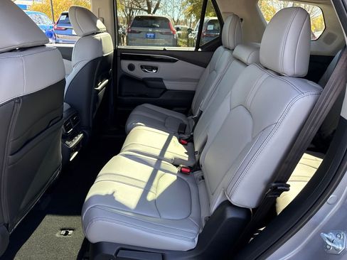 New 2025 Honda Pilot Touring image 14