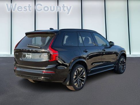 New 2026 Volvo XC90 B6 Ultra w/ Lounge Package image 3