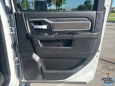 Used 2024 RAM 3500 Big Horn AWD/4WD image 37