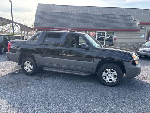 Used 2002 Chevrolet Avalanche 4x4 w/ Off-Road Suspension Pkg image 5