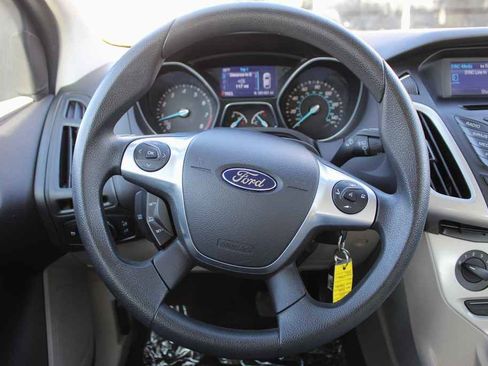 Used 2014 Ford Focus SE image 16