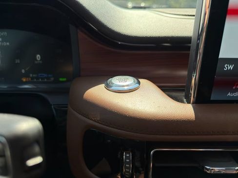 Used 2022 Lincoln Aviator Grand Touring w/ Equipment Group 301A AWD/4WD image 41
