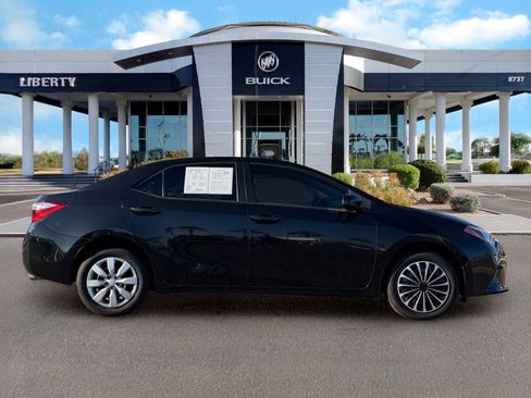 Used 2016 Toyota Corolla LE FWD image 3