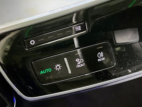 Used 2022 Audi A8 L 3.0T w/ Executive Package image 10